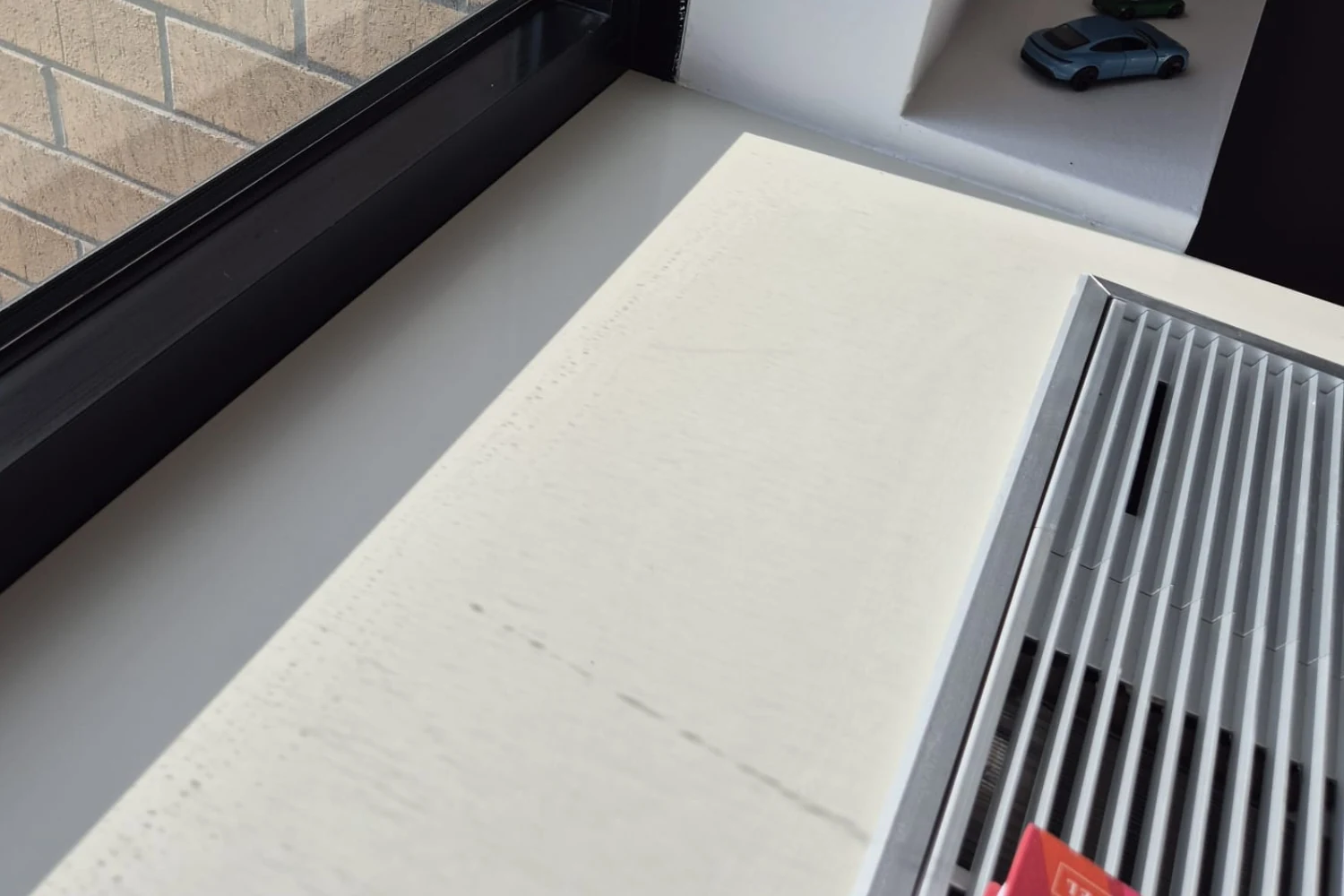 Spotless NYC apartment window sill fully cleaned by Cleaning Chief VIP service